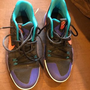 Kyrie 3 sneakers